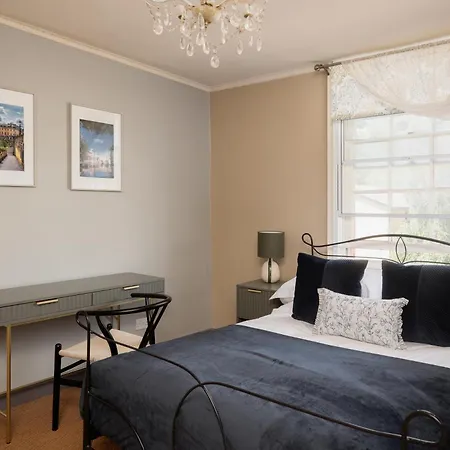 Walcot Townhouse-3